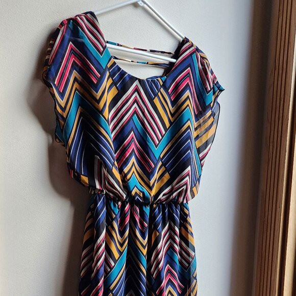 City Triangles Colorful Zig-Zag Retro 80s Dress Size Medium - Picture 2 of 16